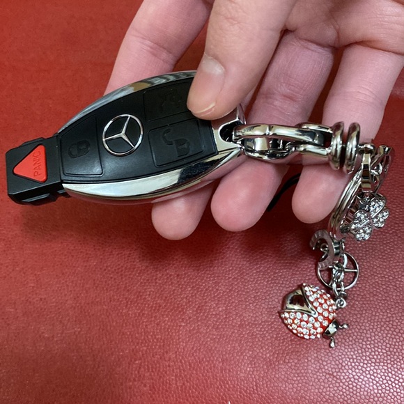 New In Box| Benz Mercedes Schlusselanhänger 8GB Key Ring - Picture 2 of 7